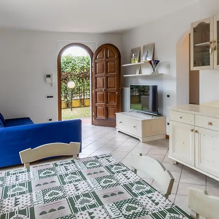 Villa Vicino Al Mare Con Giardino E Parcheggio Cinquale Exterior photo